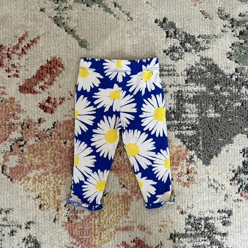 Carter’s Daisy Print Leggings 9 Months Baby Girl Like New Condition Never worn